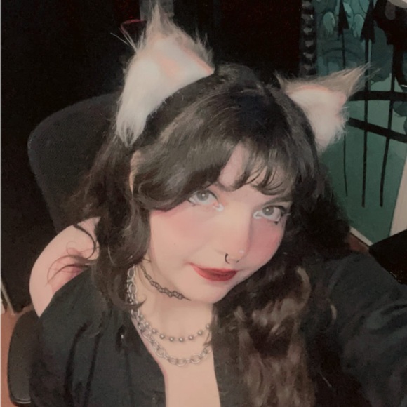 Meet your Posher, Salma - Picture 3 of 3